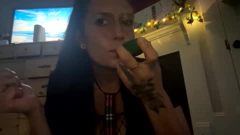 lonelymilfxoxo online show from 05.22.26