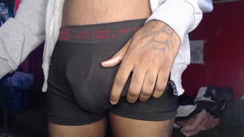 Snapshot of longdickservice01 chatting on 01.13.25 professionalbreastsucker online show from 01.13.25