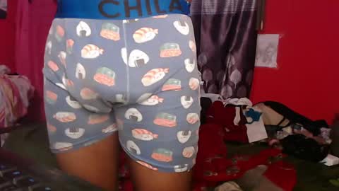 Snapshot of longdickservice01 chatting on 02.19.25 professionalbreastsucker online show from 02.19.25