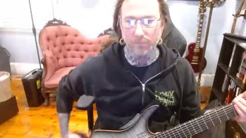 Snapshot of longhair021 chatting on 09.21.25 longhair online show from 09.21.25