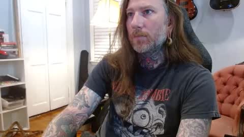 Snapshot of longhair021 chatting on 09.29.25 longhair online show from 09.29.25