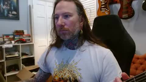 Snapshot of longhair021 chatting on 10.06.25 longhair online show from 10.06.25
