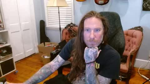 Snapshot of longhair021 chatting on 10.07.25 longhair online show from 10.07.25