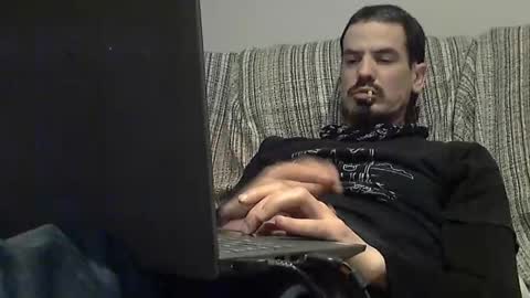 Snapshot of longnight5 chatting on 01.28.25 Alejandro Rulitos Twitter longnight55 Intagram 5longnight5 online show from 01.28.25