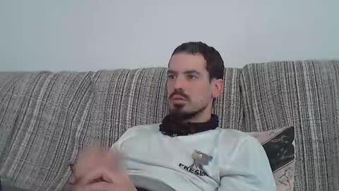 Snapshot of longnight5 chatting on 01.31.25 Alejandro Rulitos Twitter longnight55 Intagram 5longnight5 online show from 01.31.25