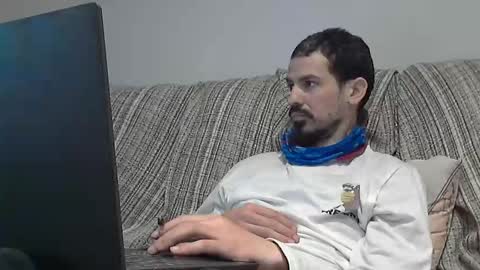 Snapshot of longnight5 chatting on 02.12.25 Alejandro Rulitos Twitter longnight55 Intagram 5longnight5 online show from 02.12.25