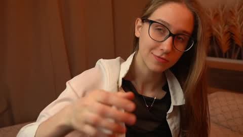 Snapshot of look_my_passion chatting on 02.04.25 Hanna online show from 02.04.25