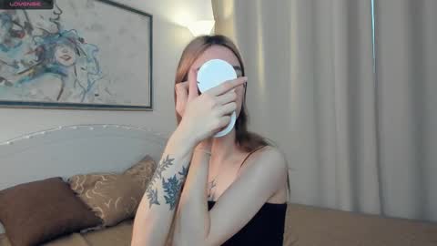 Snapshot of look_my_passion chatting on 02.24.25 Hanna online show from 02.24.25