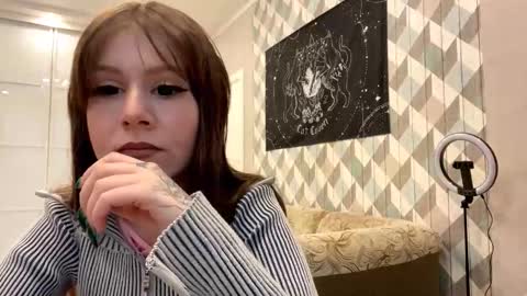 EVA online show from 10.11.25