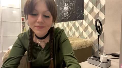 EVA online show from 10.12.25