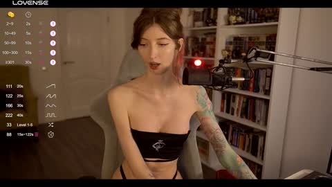 loony_moony online show from 03.12.26