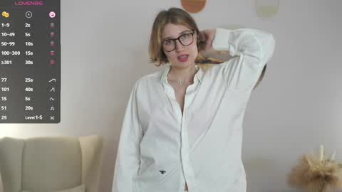 Snapshot of loookat_me chatting on 05.26.26 Jina online show from 05.26.26