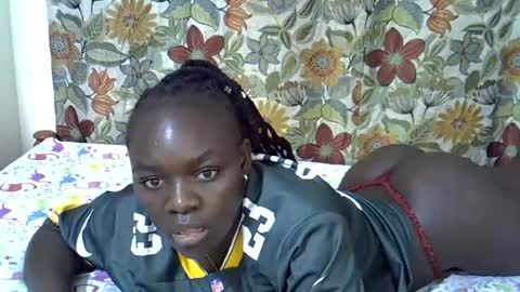 Snapshot of lora_amor chatting on 06.12.26 lora_amor online show from 06.12.26