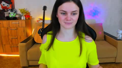 Lora Cain online show from 12.05.24