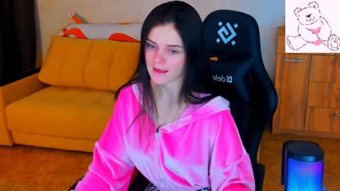 Lora Cain online show from 01.18.25