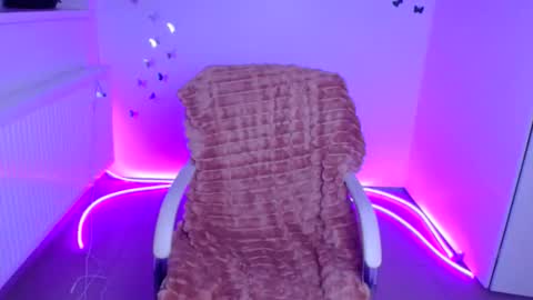 Lora online show from 02.02.26