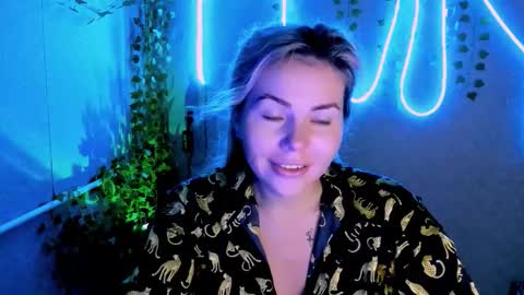 Lora online show from 09.26.25