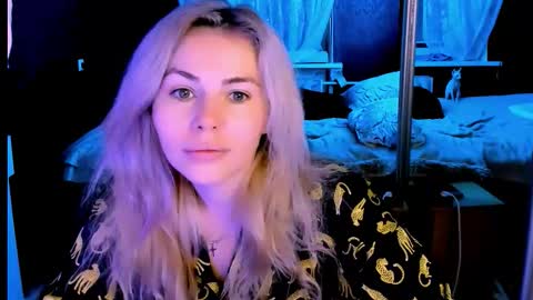 Lora online show from 10.24.25