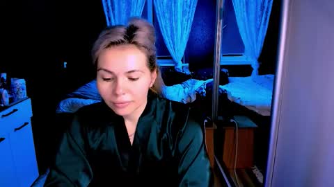 Lora online show from 11.20.25