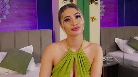 Snapshot of loradevine chatting on 11.28.25 Lora online show from 11.28.25