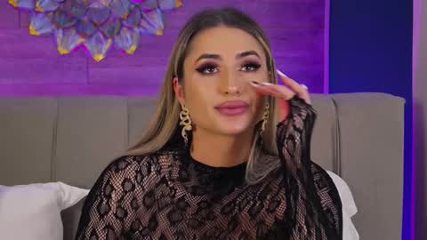 Snapshot of loradevine chatting on 01.07.26 Lora online show from 01.07.26