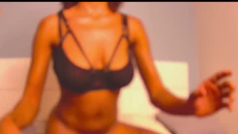 Snapshot of loraforreal chatting on 11.06.25 Blackcat online show from 11.06.25