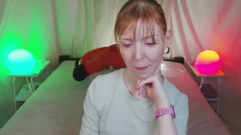 LoraFoxy online show from 12.18.25