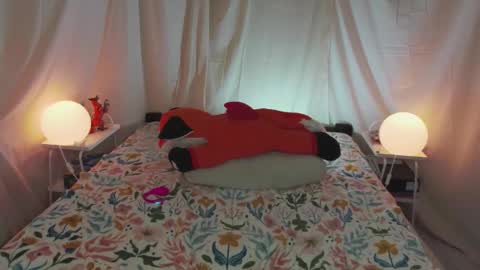 LoraFoxy online show from 04.13.26