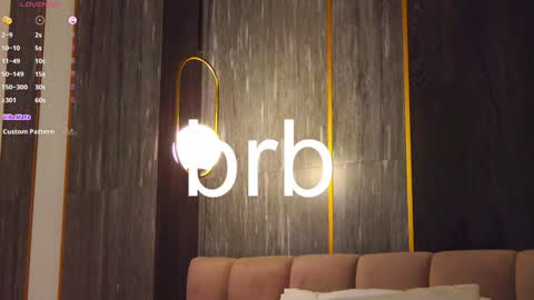 Snapshot of loraineluff chatting on 02.04.25 Loraine online show from 02.04.25