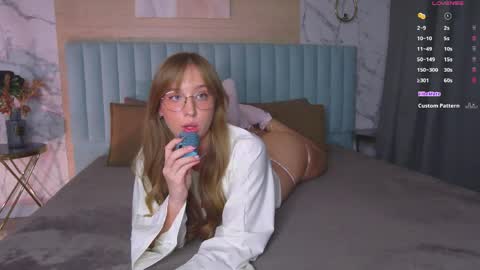 Loraine online show from 04.26.26