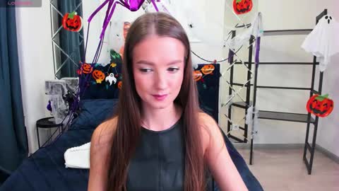 Snapshot of lorasunny chatting on 10.26.25 Ur sensual Lora online show from 10.26.25