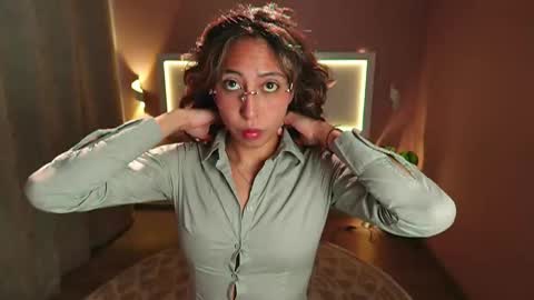 Deborah Daz online show from 09.30.25