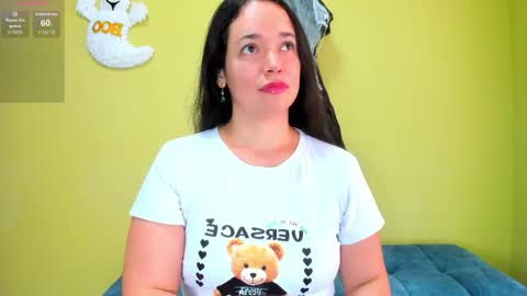 Snapshot of loreen_grey chatting on 10.12.25 Loren Grey online show from 10.12.25