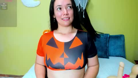 Snapshot of loreen_grey chatting on 10.27.25 Loren Grey online show from 10.27.25