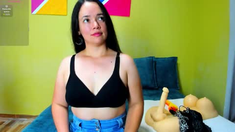 Snapshot of loreen_grey chatting on 11.02.25 Loren Grey online show from 11.02.25