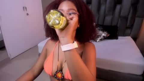 Lorena Vieira  online show from 01.11.25