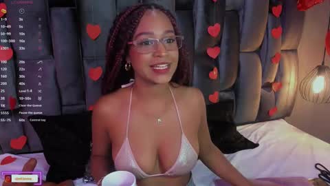 Lorena Vieira  online show from 02.13.25