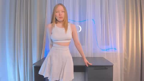 Lola   online show from 12.15.25