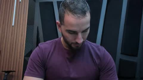 Snapshot of lorenzo_walker_ chatting on 09.26.25 L O R E N Z O Thumbs Up help online show from 09.26.25