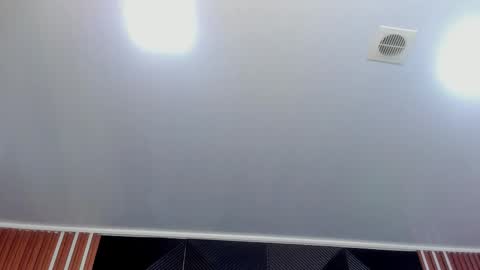 Snapshot of lorenzo_walker_ chatting on 10.18.25 L O R E N Z O Thumbs Up help online show from 10.18.25