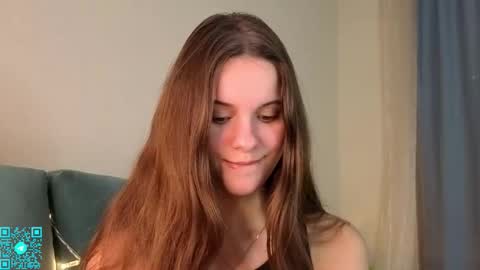 Snapshot of lorettadunnelli chatting on 10.24.25 Chloe for Fan BlackHole online show from 10.24.25