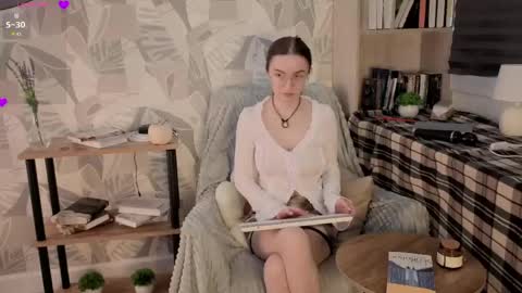 Snapshot of lorettedarsi chatting on 04.13.26 lorettedarsi online show from 04.13.26