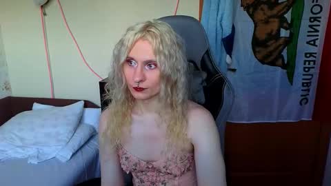 Lori -----------------------------------    online show from 03.21.26