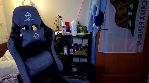 Lori -----------------------------------    online show from 03.25.26