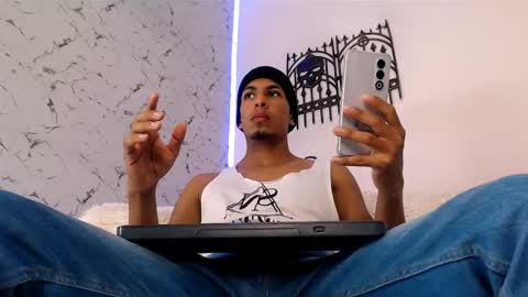 Lorian Vikel  online show from 10.12.25