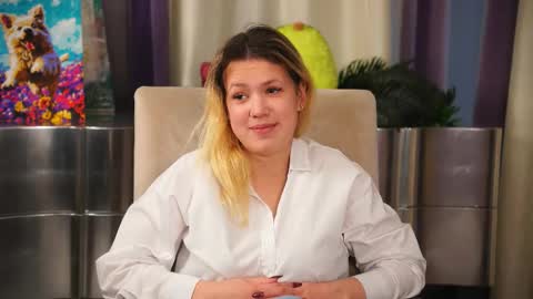 Hello guys Im Maya and this my first month here online show from 12.21.25