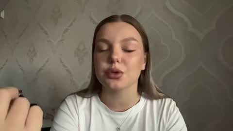 Snapshot of lorindachagolla chatting on 07.05.26 Olivia online show from 07.05.26