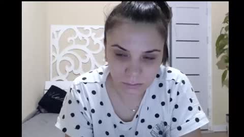 Snapshot of lorragrey chatting on 01.05.25 LorraGrey online show from 01.05.25