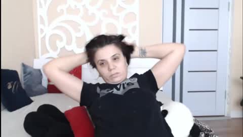 Snapshot of lorragrey chatting on 02.04.25 LorraGrey online show from 02.04.25