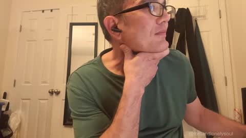 Snapshot of lostandlonelysoul chatting on 10.12.25 Hazemir online show from 10.12.25